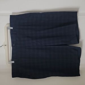 Van Heusen Size 42 Blue Plaid Modern Fit Flat Front Shorts, NEW